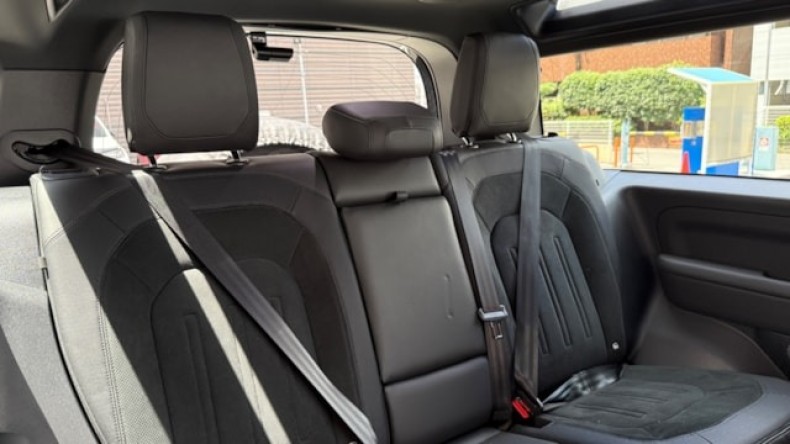 内装後方シート