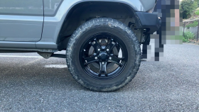 タイヤホイール前