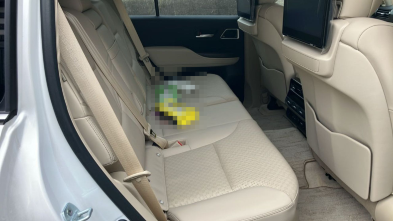 内装後方シート