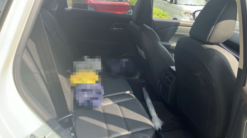 内装後方シート