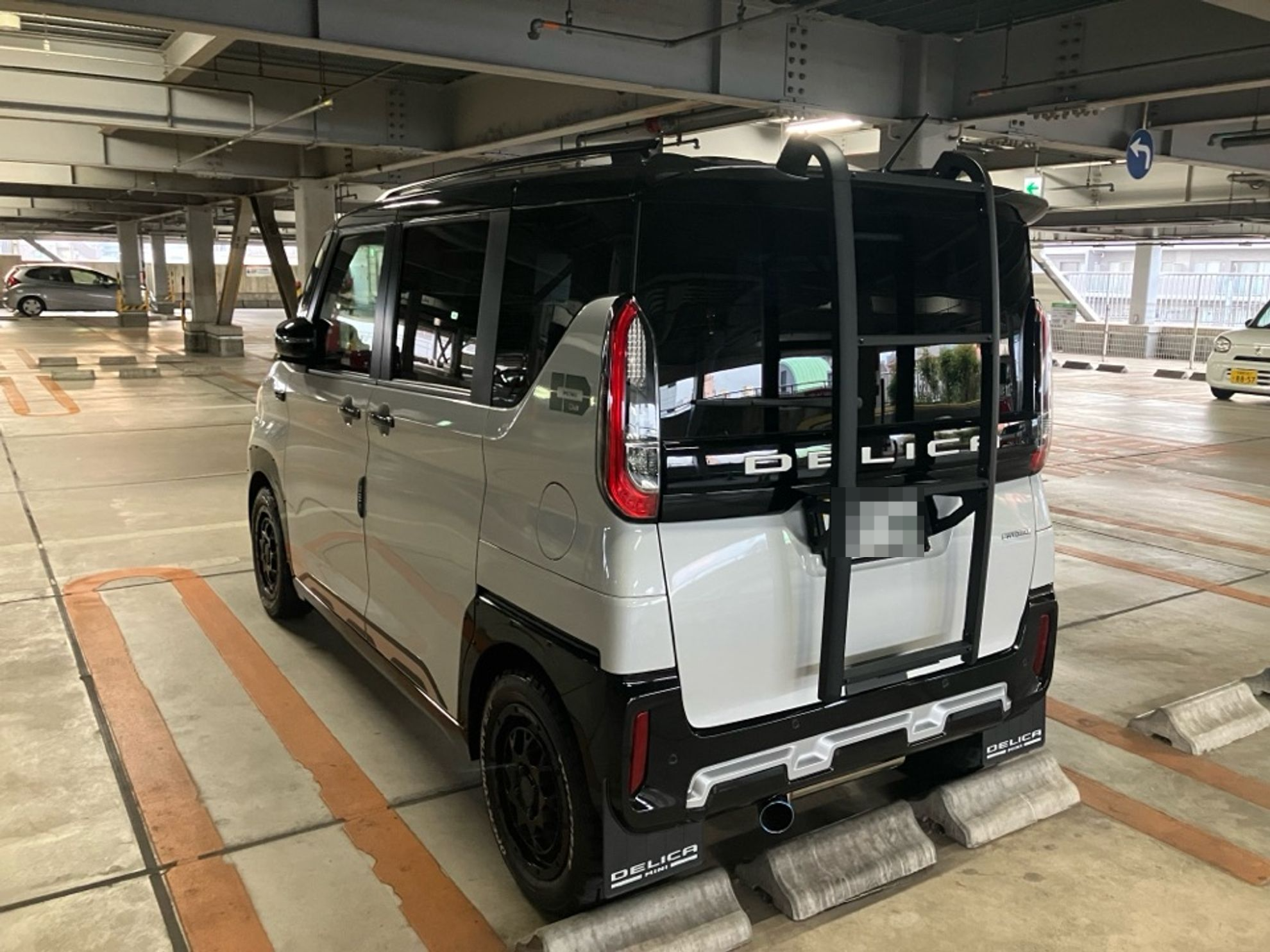 外装左後方