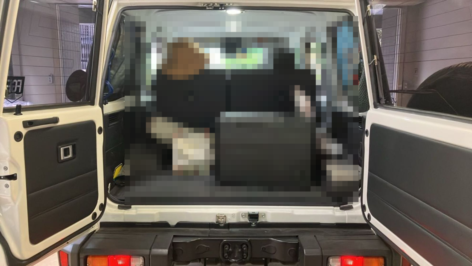 内装トランク