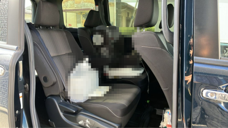 内装後方シート