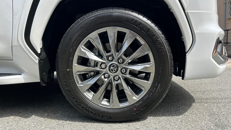 タイヤホイール前