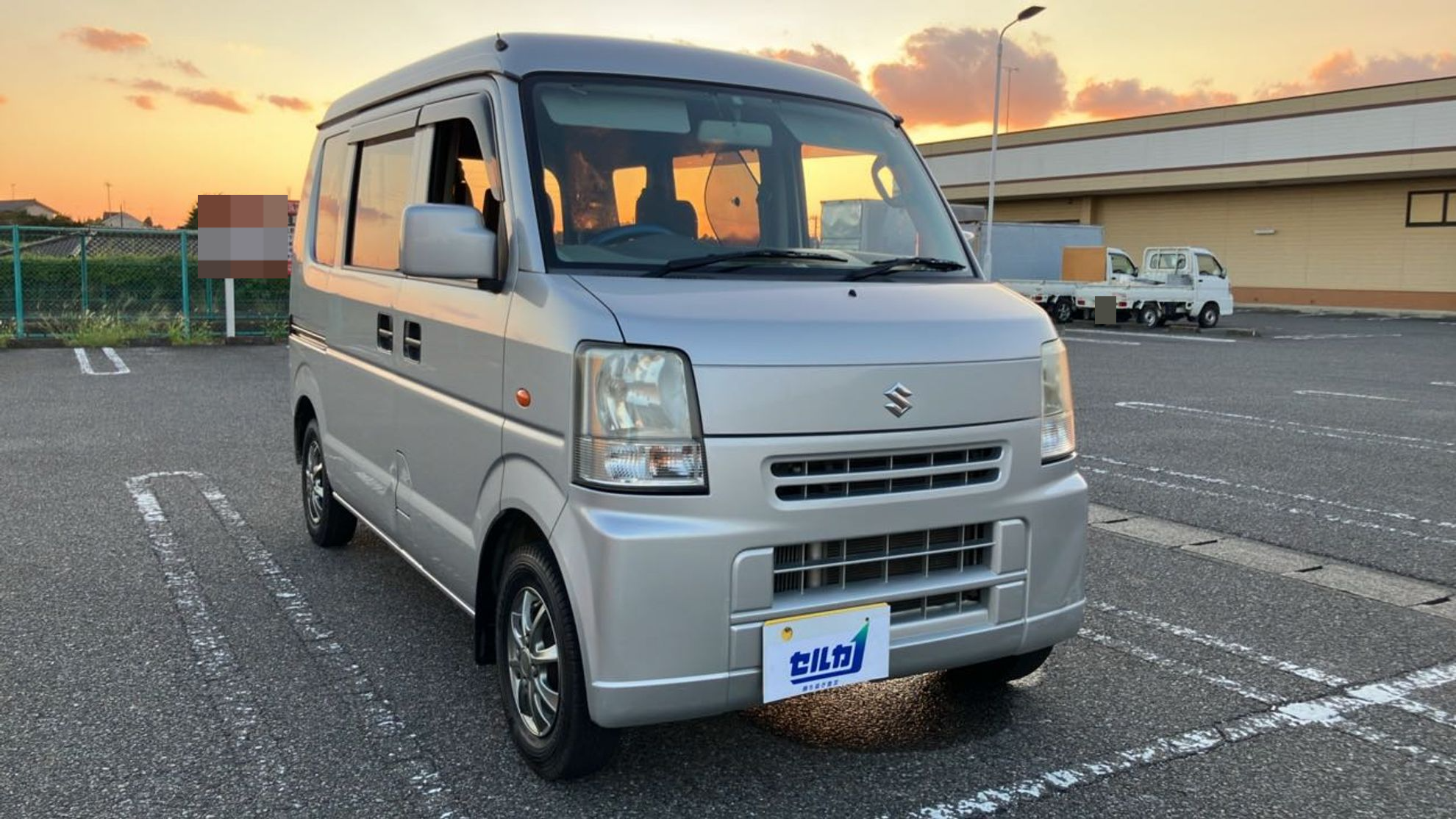 外装右前