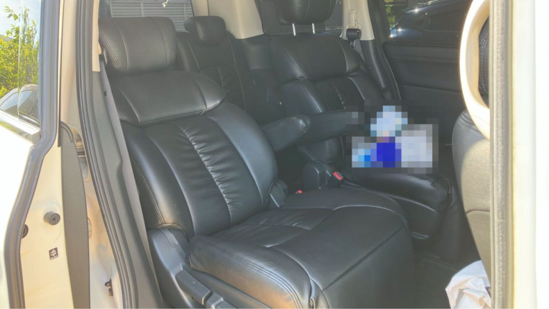 内装後方シート