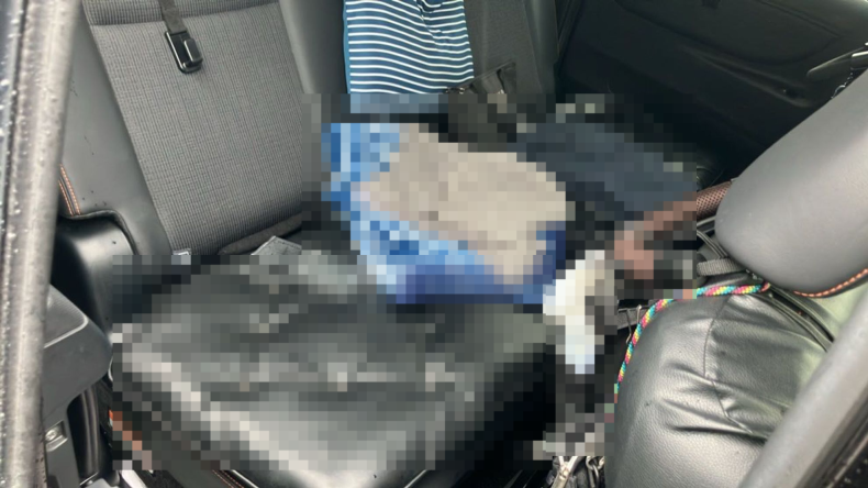 内装後方シート