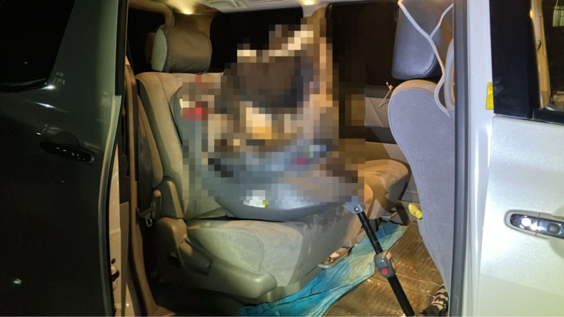 内装後方シート