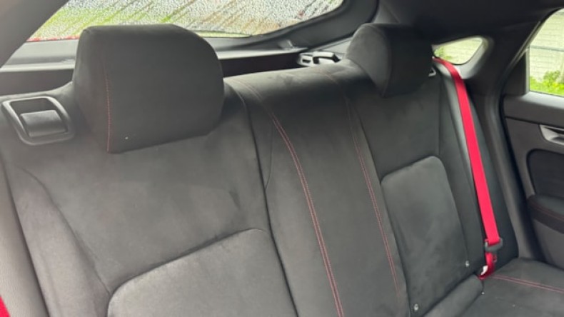 内装後方シート