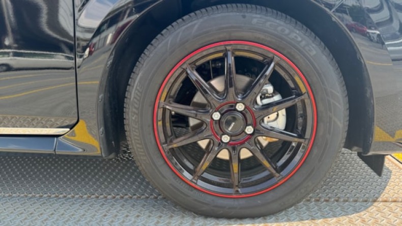 タイヤホイール前