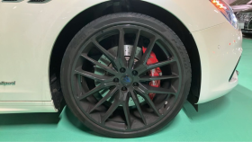 タイヤホイール前