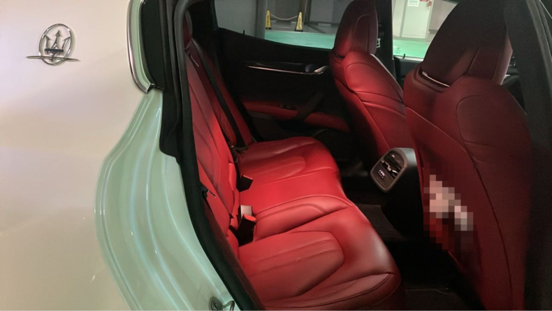 内装後方シート