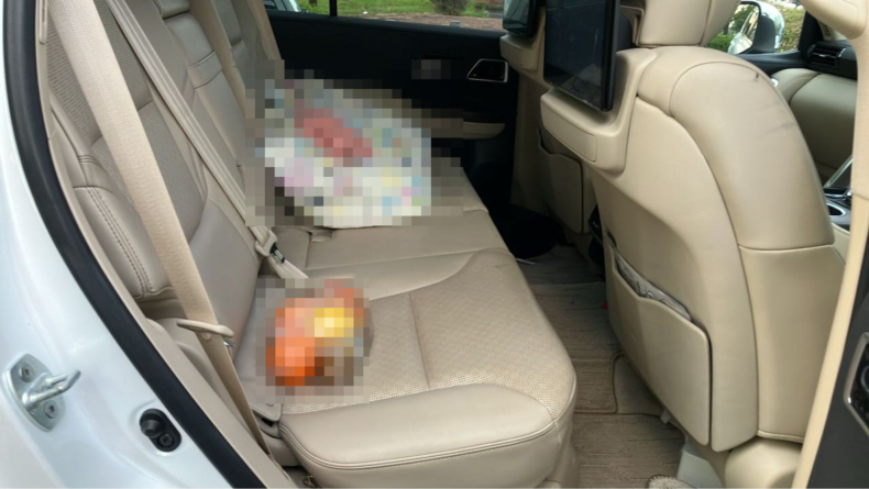 内装後方シート