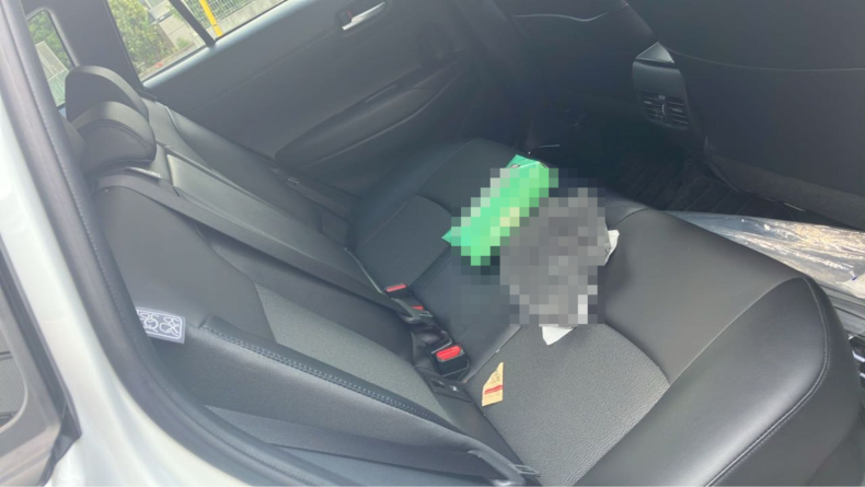 内装後方シート