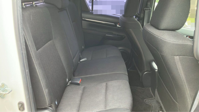 内装後方シート