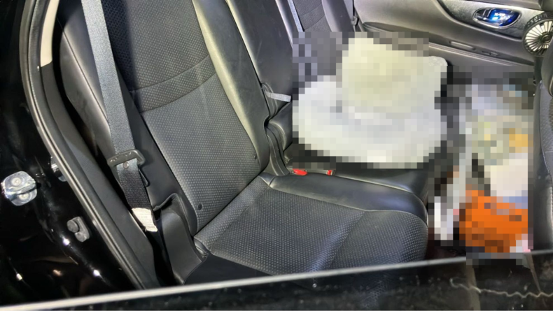 内装後方シート