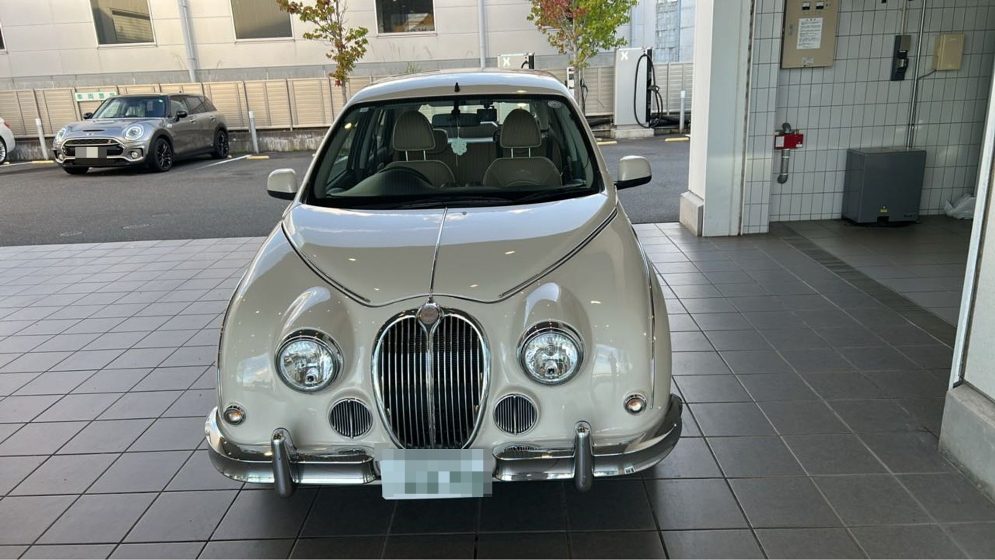 外装前方