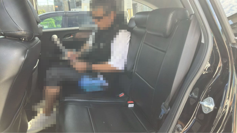 内装後方シート