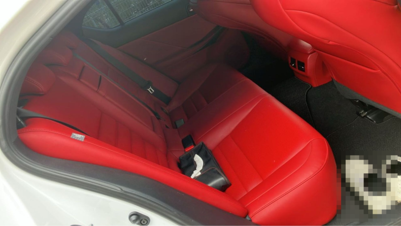 内装後方シート