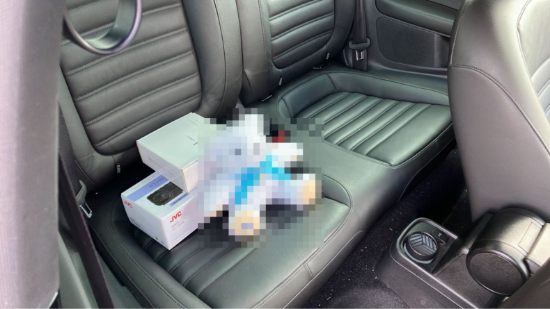 内装後方シート