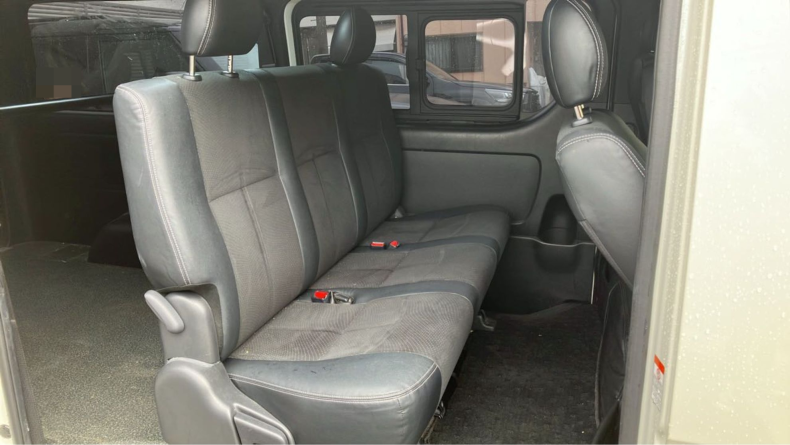 内装後方シート