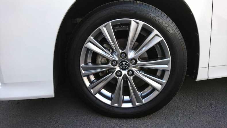 タイヤホイール前