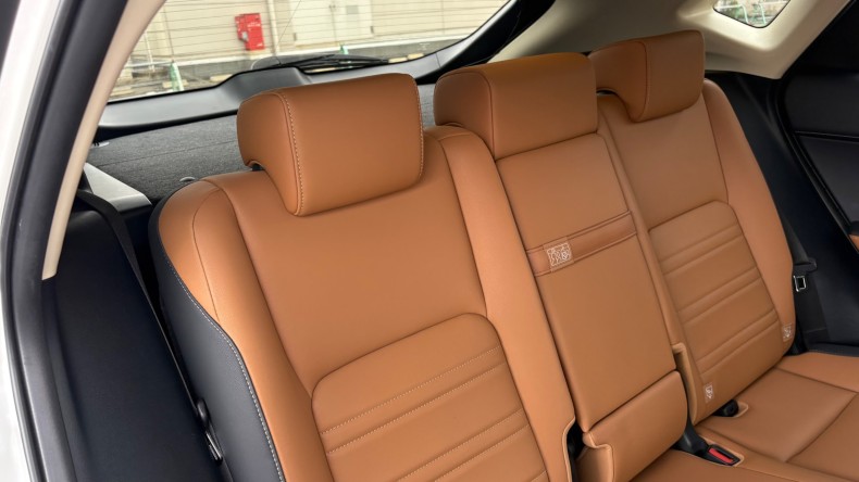 内装後方シート