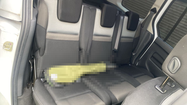 内装後方シート