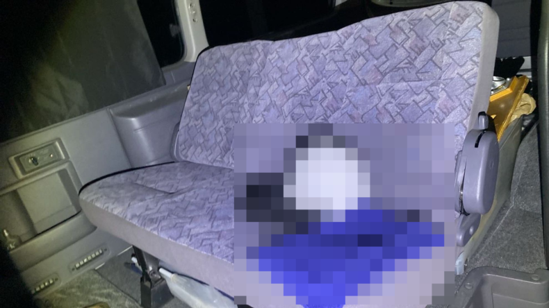 内装後方シート