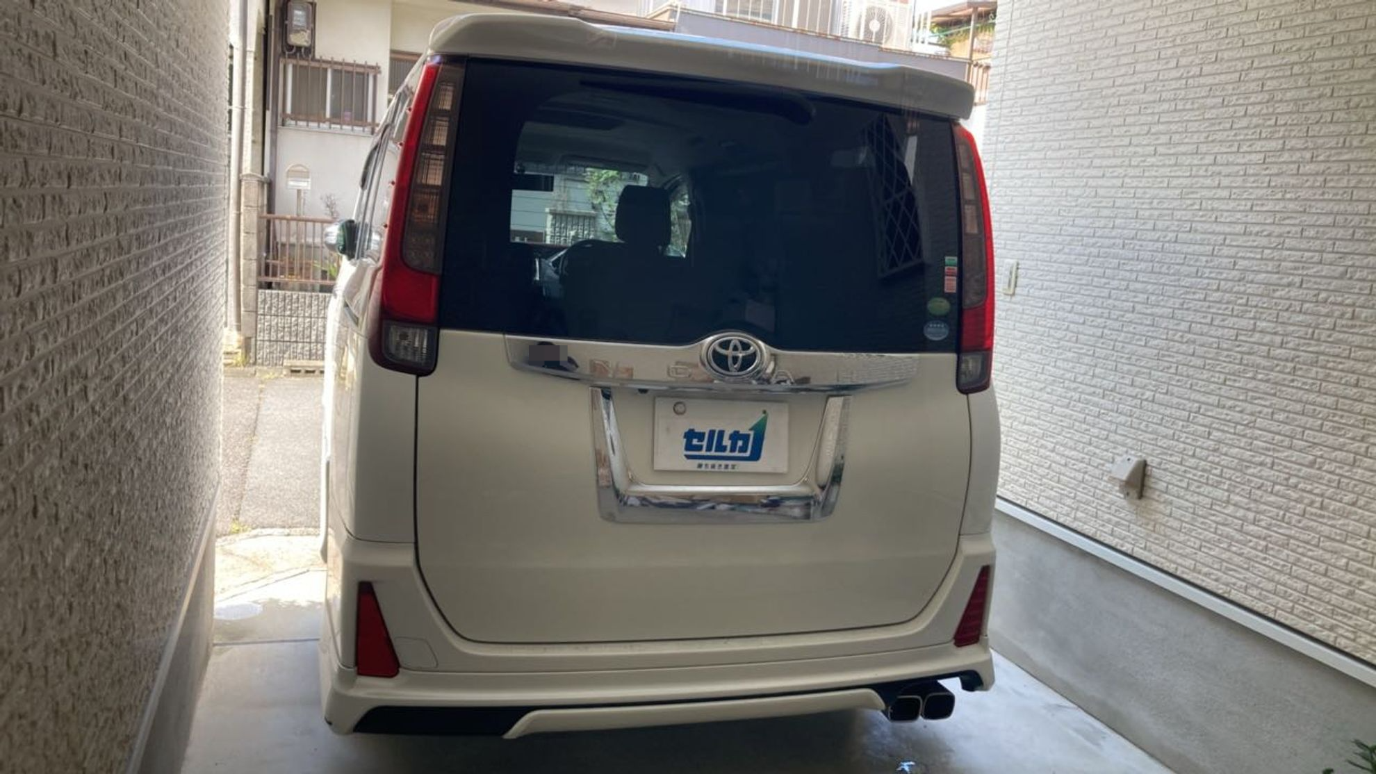 外装左後方