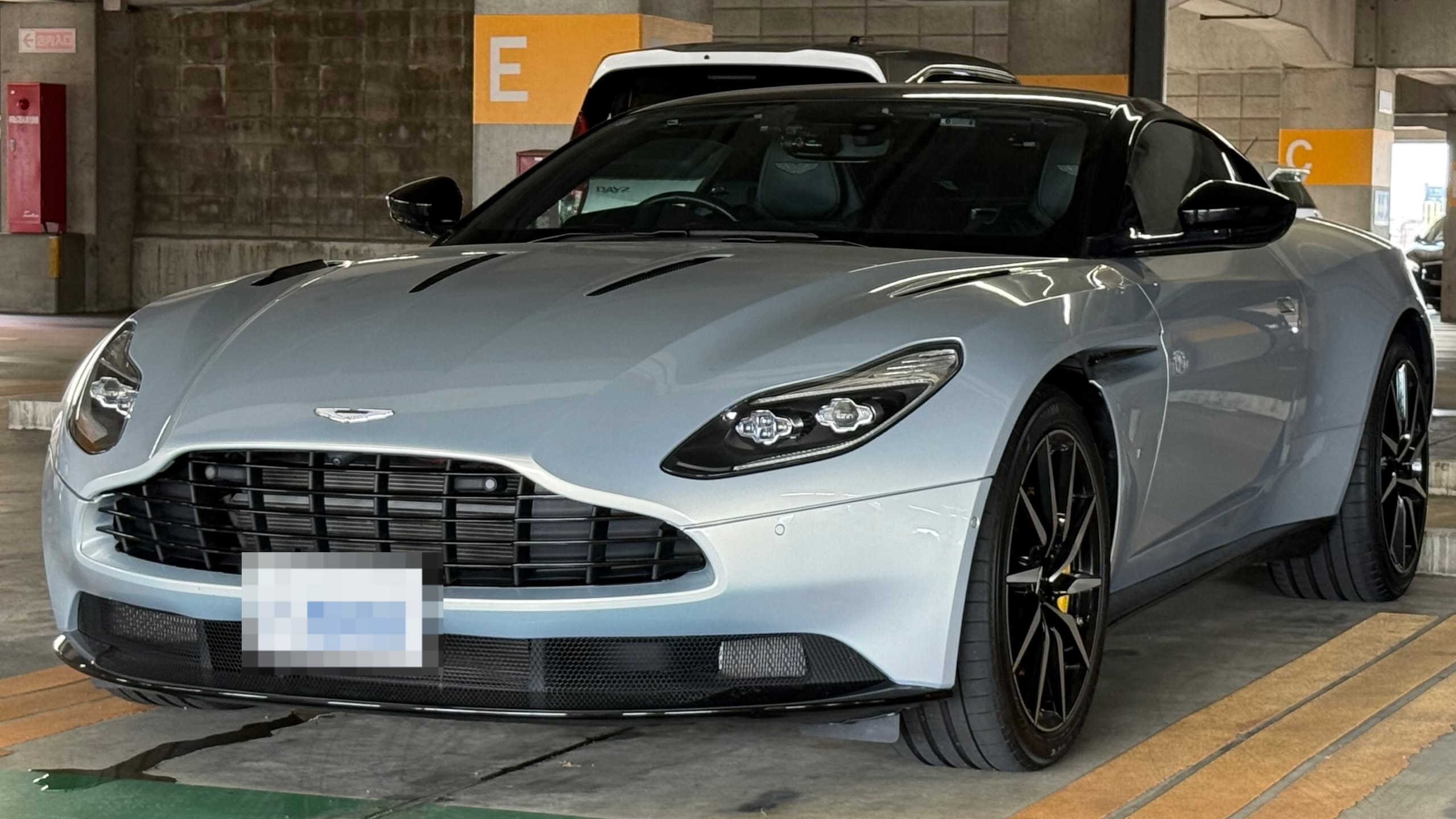 アストンマーティン ＤＢ１１の売買実績画像