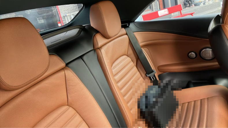 内装後方シート