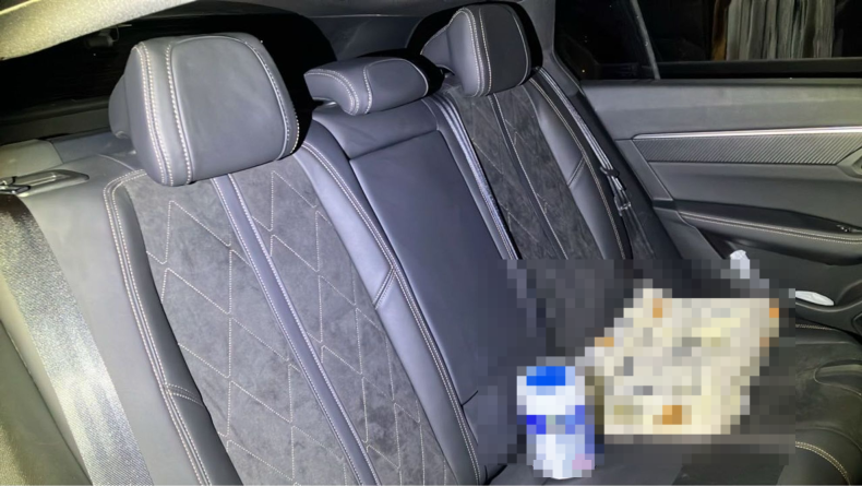 内装後方シート