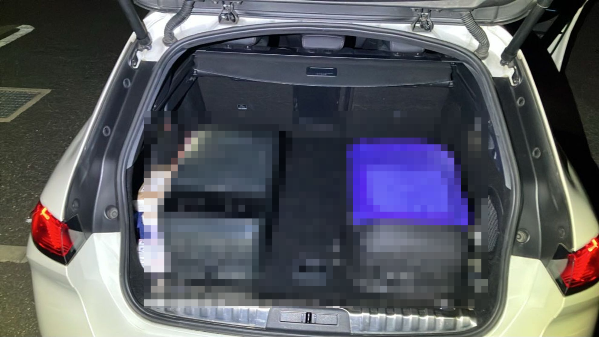内装トランク