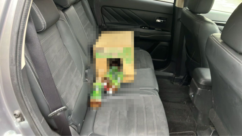 内装後方シート