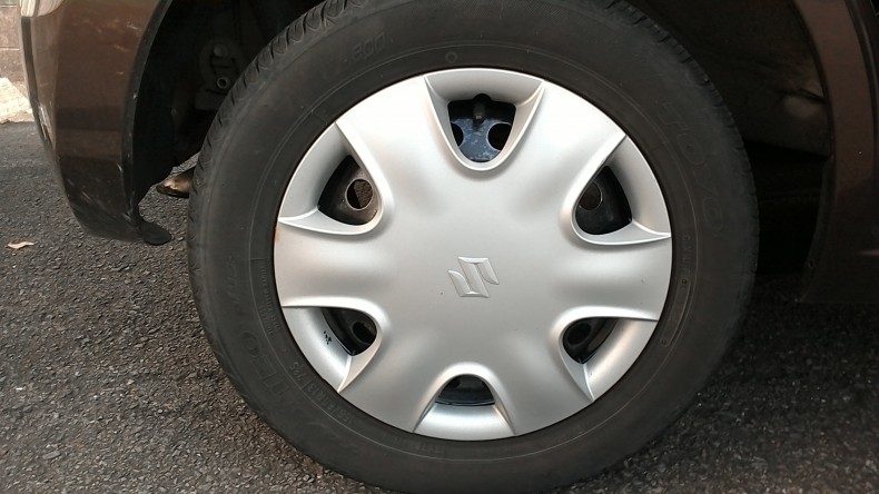 タイヤホイール前