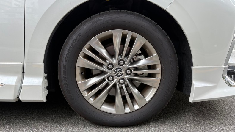 タイヤホイール前