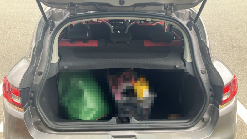 内装トランク