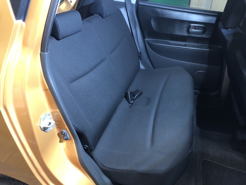 内装後方シート