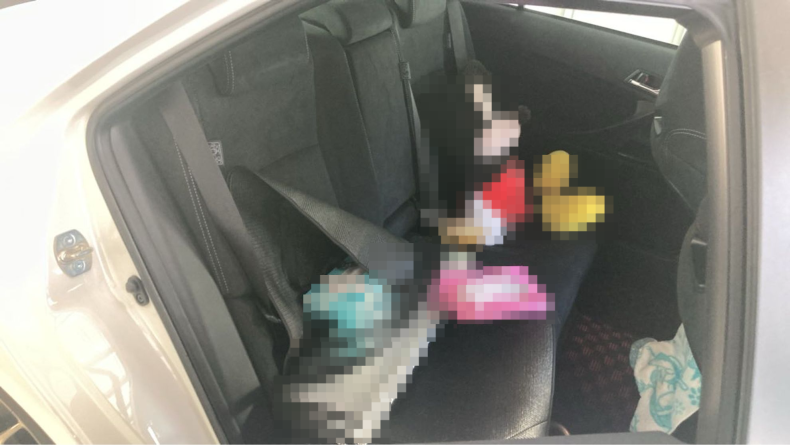 内装後方シート