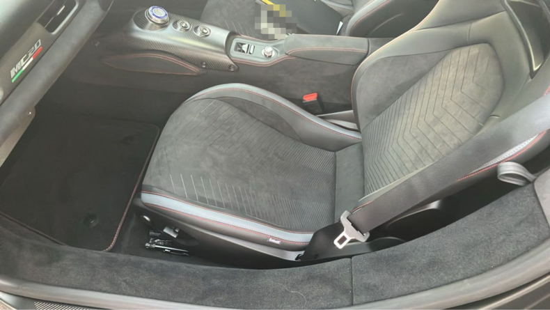 内装後方シート