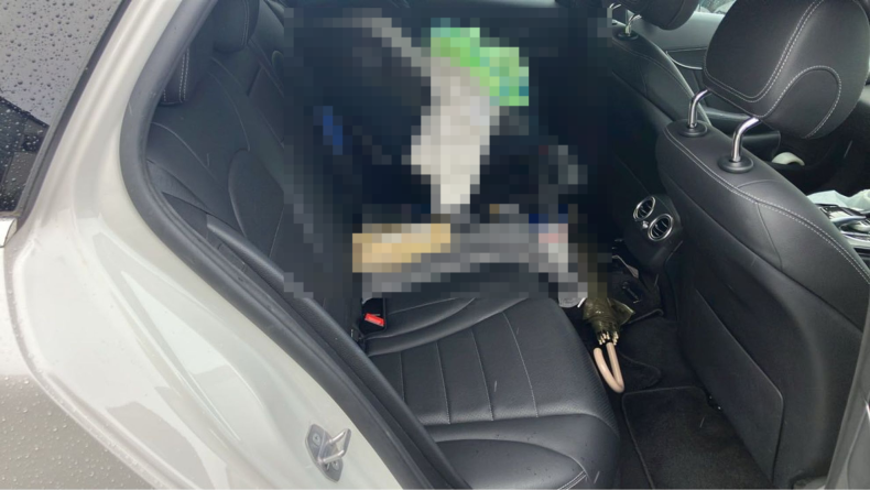 内装後方シート