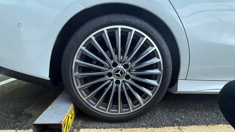 タイヤホイール後