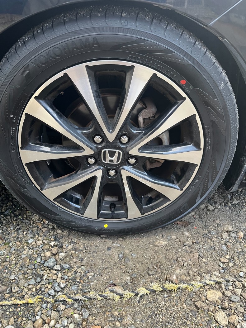 タイヤホイール前