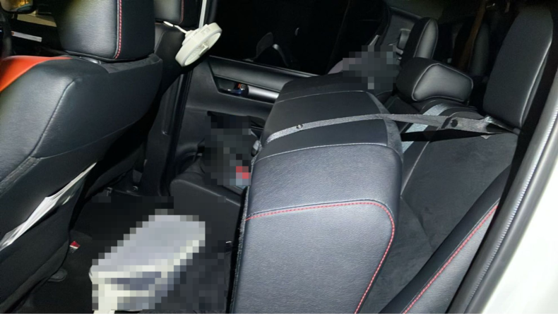 内装後方シート