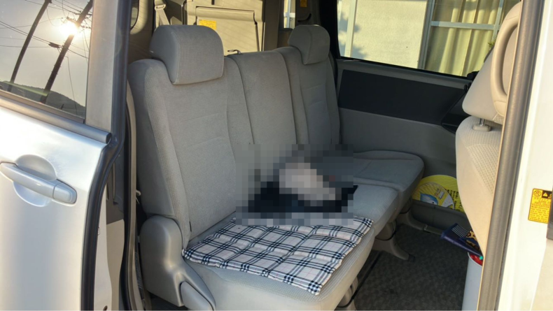 内装後方シート