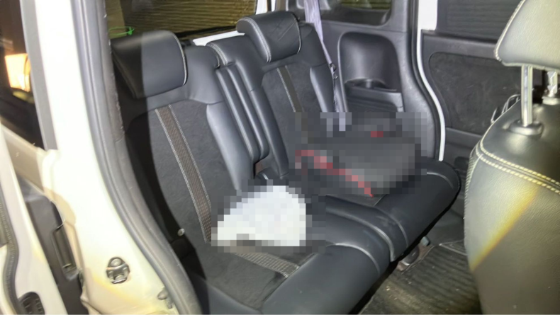 内装後方シート