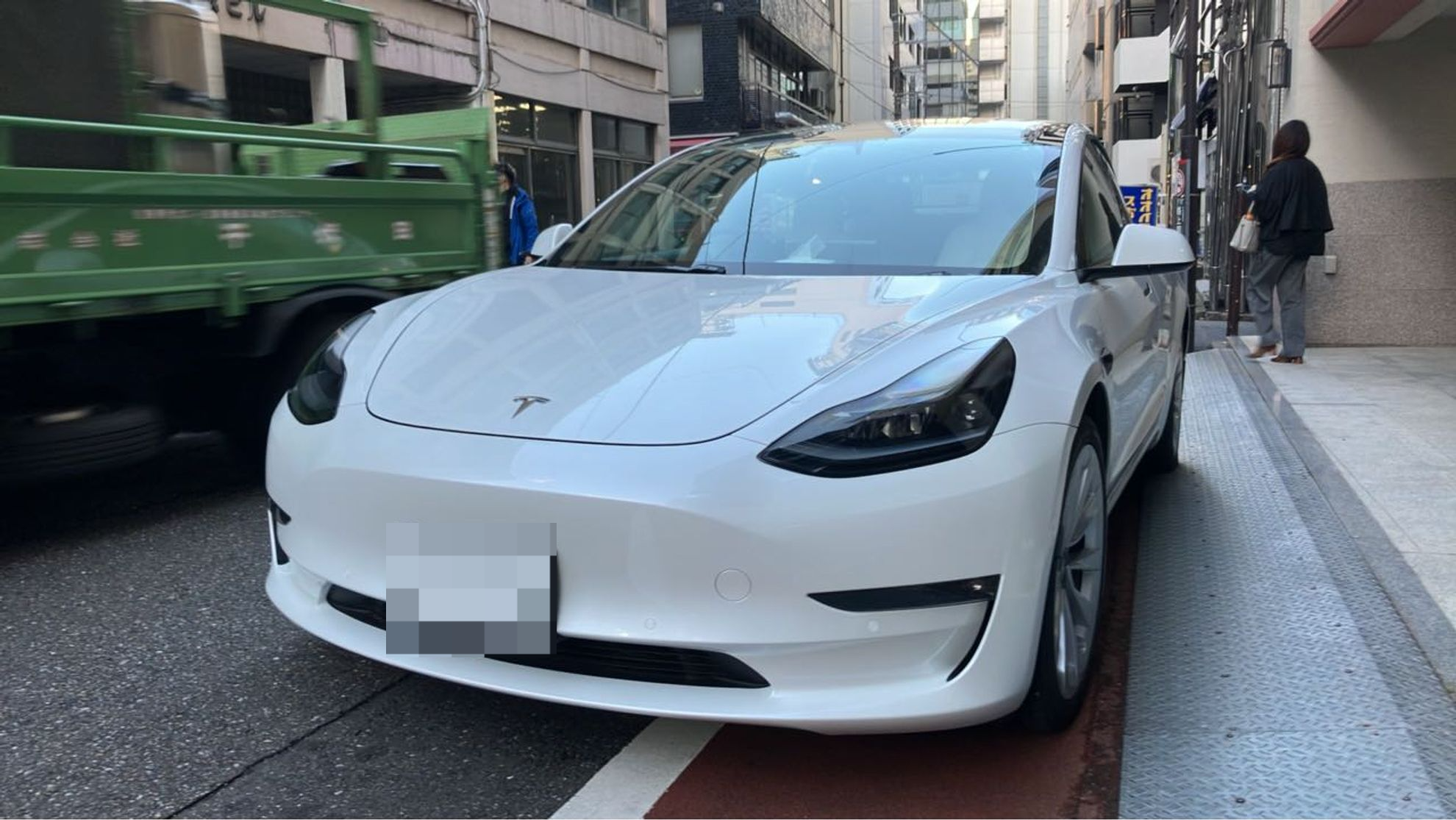 テスラ モデル３の売買実績画像