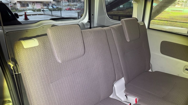 内装後方シート