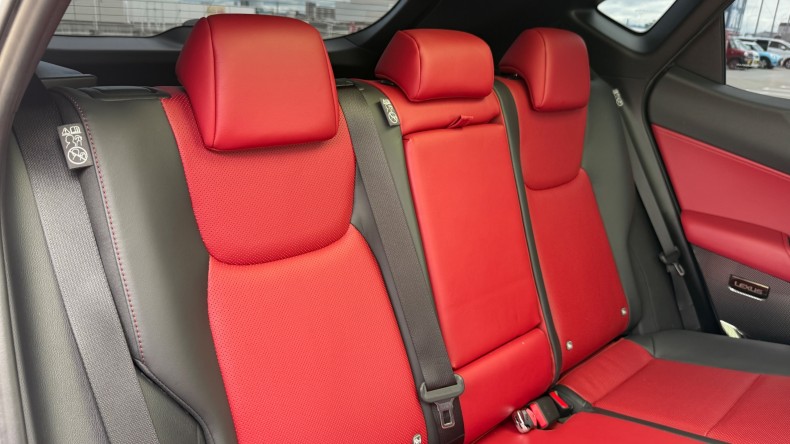 内装後方シート